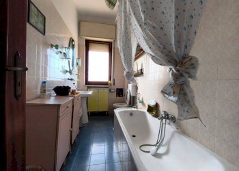 Bagno - Appartamento via Zumbini, 18, Portici - foto 20
