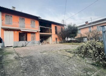 Facciata - Rustico Collina San Grato, 46, Ferrere - foto 1