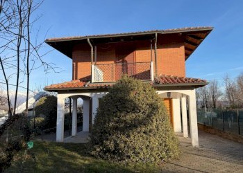 Facciata - Villa vicolo Sartore, Mercenasco - foto 1