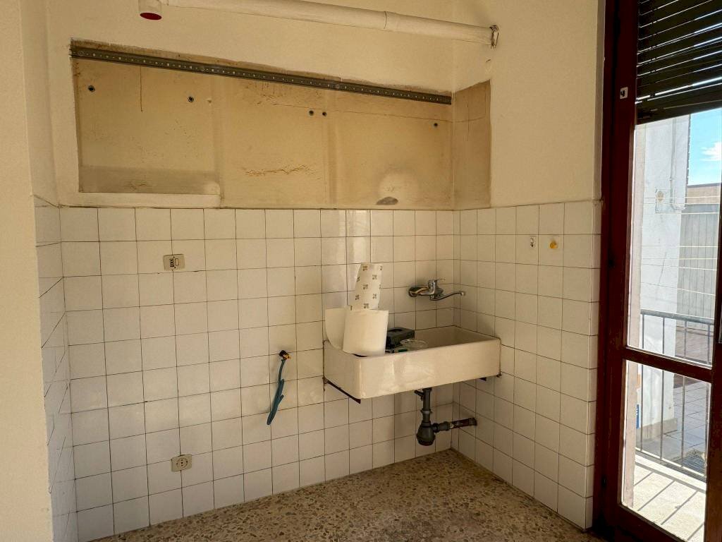 Cucina - Appartamento via Virginio Arzani, 43, Tortona - foto 3