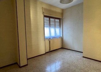 Camera da letto - Appartamento via Virginio Arzani, 43, Tortona - foto 4