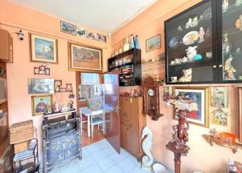 Soggiorno - Bilocale via Antonio Burlando, 27, Genova (zona Staglieno) - foto 5