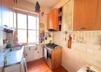 Cucina - Bilocale via Antonio Burlando, 27, Genova (zona Staglieno) - foto 8