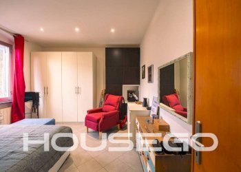 Camera da letto - Trilocale via Ciro Menotti, 36, Genova (zona Sestri Ponente) - foto 13