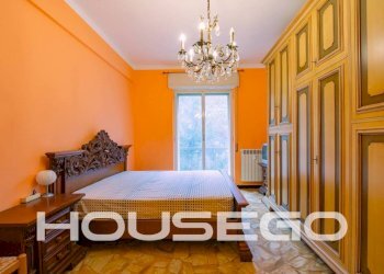 Camera da letto - Trilocale via Giovanni Santolini, 30, Genova (zona Marassi) - foto 1