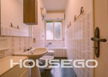 Bagno - Trilocale via Giovanni Santolini, 30, Genova (zona Marassi) - foto 14