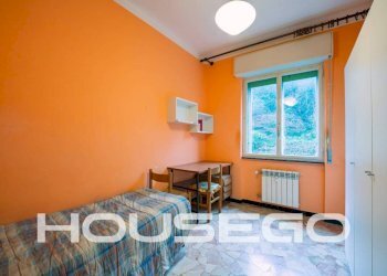 Camera da letto - Trilocale via Giovanni Santolini, 30, Genova (zona Marassi) - foto 2