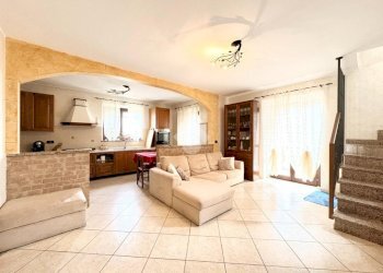 Quadrilocale Via dora, La Loggia - foto 1