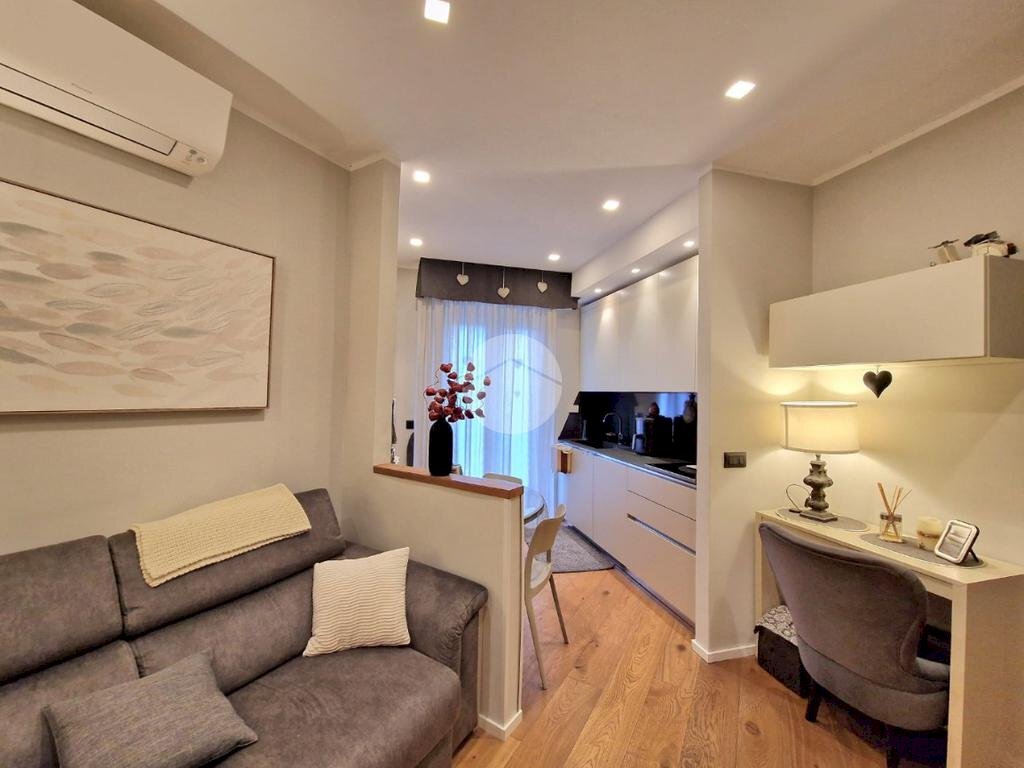 Three-room apartment Via Diano Marina, Genova (neighborhood Palmaro) - photo 1