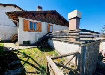 Casa semi indipendente LOCALITA' VILLAGGIO ALPINO 
 Santo Stefano d'Aveto, GE, frazione Villaggio Al Pino, Santo Stefano d'Aveto - foto 6