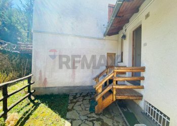 Casa semi indipendente LOCALITA' VILLAGGIO ALPINO 
 Santo Stefano d'Aveto, GE, frazione Villaggio Al Pino, Santo Stefano d'Aveto - foto 8