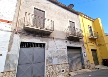 Casa indipendente Mondragone - foto 1