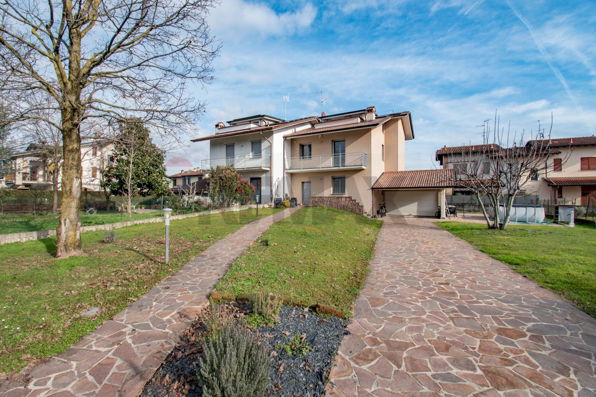 Villetta Via Garibaldi, 6 
 Castel Rozzone, Castel Rozzone - foto 1