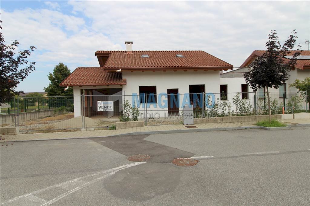 Portion of a house Cavour - photo 1