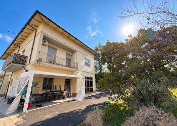 Independent house Via Per S. Felice, Camposanto - photo 1
