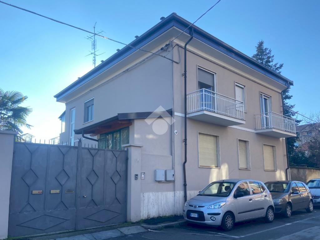 Portion of a house Via A. Vespucci, Grugliasco - photo 2
