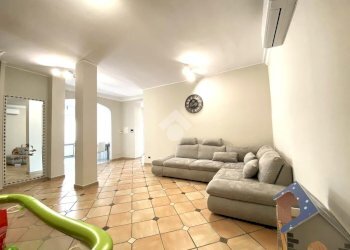 Portion of a house Via A. Vespucci, Grugliasco - photo 3