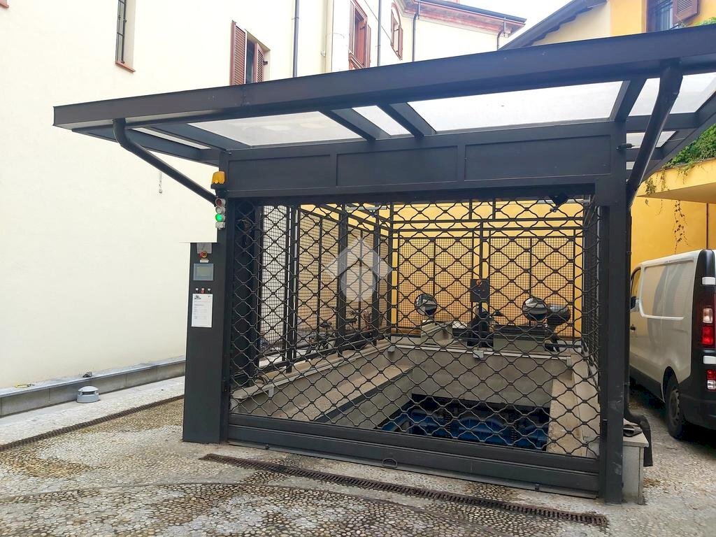 Box Viale Di Porta Vercellina, Milano (neighborhood San Vittore) - photo 2