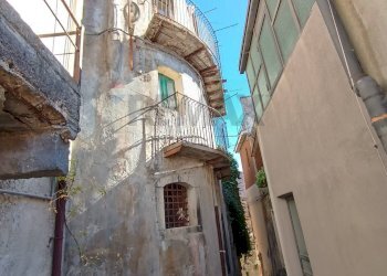 Casa all\'aperto - Casa indipendente via Cesare Battisti
 
13, Castiglione di Sicilia - foto 21