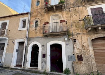 Edificio all\'aperto - Casa indipendente Via Carcere
 
57, Caltagirone - foto 2