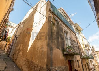 Edificio all\'aperto - Casa indipendente Via Volta Grasso
 
7, Caltagirone - foto 2
