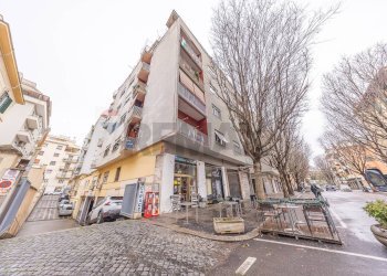 Edificio all\'aperto - Bilocale Roma - foto 7