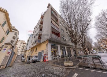 Edificio all\'aperto - Bilocale Roma - foto 8