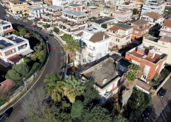 Edificio all\'aperto - Semi-detached house via Gladioli
 
7, Nettuno - photo 10