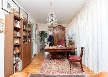 Hall / corridoio - Attico Via Vincenzo Monti
 
1, Catania - foto 9