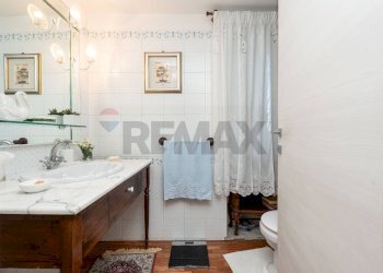 Bagno - Attico Via Vincenzo Monti
 
1, Catania - foto 30