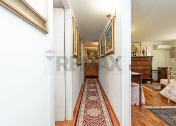 Hall / corridoio - Attico Via Vincenzo Monti
 
1, Catania - foto 35