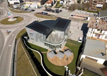 Edificio all\'aperto - Locale Commerciale Via Venezia
 
21, Alpago - foto 3