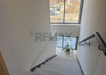 Scale - Locale Commerciale Via Venezia
 
21, Alpago - foto 7