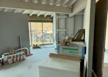 Camera / camera da letto - Locale Commerciale Via Venezia
 
21, Alpago - foto 8