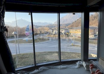 Stanza vuota - Locale Commerciale Via Venezia
 
21, Alpago - foto 10