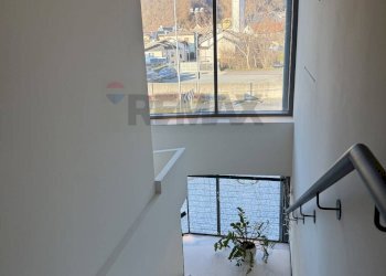 Scale - Locale Commerciale Via Venezia
 
21, Alpago - foto 19