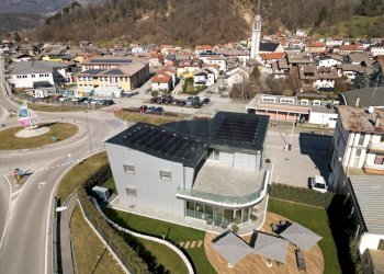 Edificio all\'aperto - Locale Commerciale Via Venezia
 
21, Alpago - foto 39