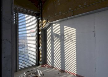 Stanza vuota - Laboratorio Via Venezia
 
21, Alpago - foto 18