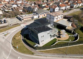 Edificio all\'aperto - Laboratorio Via Venezia
 
21, Alpago - foto 28