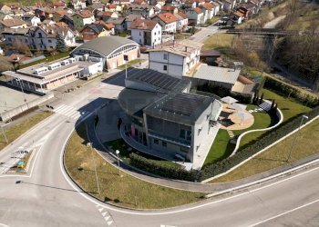 Edificio all\'aperto - Laboratorio Via Venezia
 
21, Alpago - foto 29