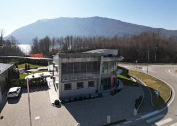 Edificio all\'aperto - Laboratorio Via Venezia
 
21, Alpago - foto 35