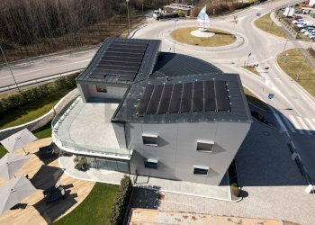 Edificio all\'aperto - Laboratorio Via Venezia
 
21, Alpago - foto 38