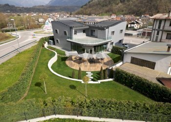 Edificio all\'aperto - Laboratorio Via Venezia
 
21, Alpago - foto 41