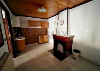 Hall / corridoio - Appartamento Via Vittori Emanule
 
37, Castelpagano - foto 5