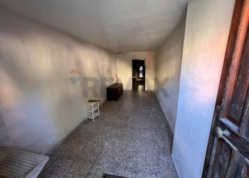 Hall / corridoio - Appartamento Via Vittori Emanule
 
37, Castelpagano - foto 15