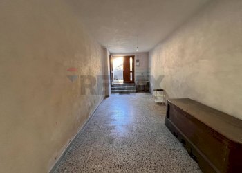 Hall / corridoio - Appartamento Via Vittori Emanule
 
37, Castelpagano - foto 16