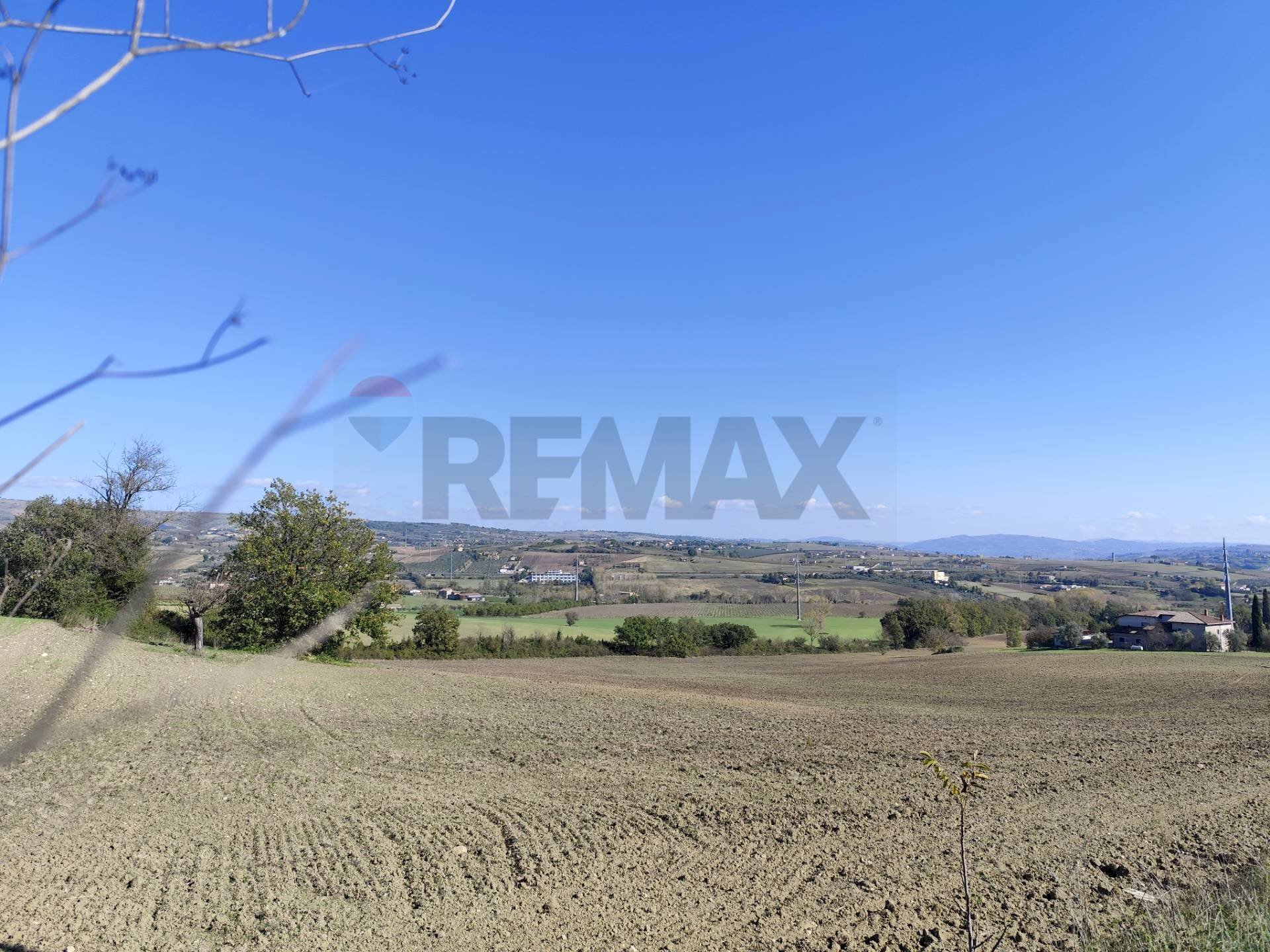 Vista delle montagne - Agricultural land VIA DEI MERCURI, Benevento - photo 2