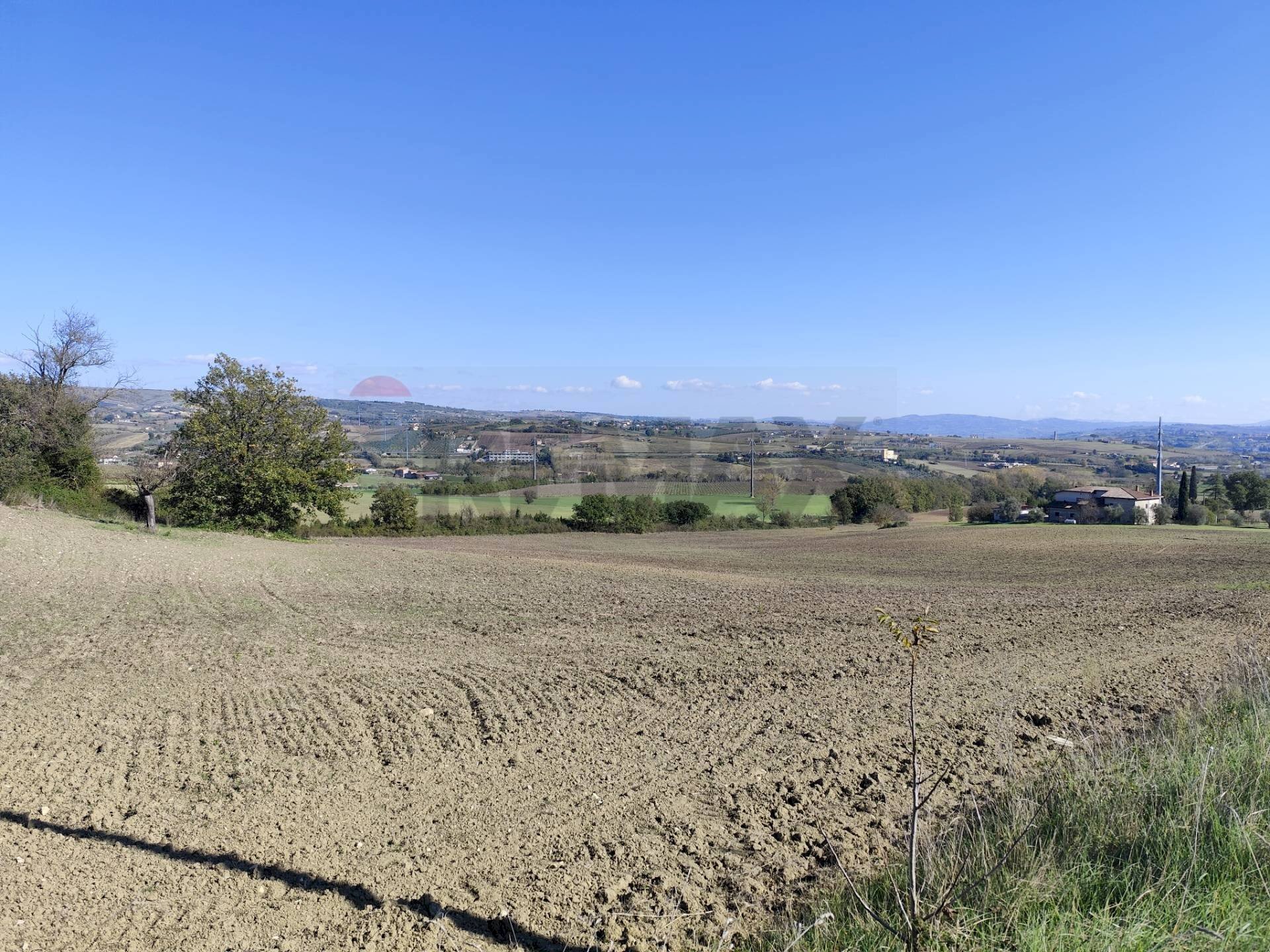 Vista delle montagne - Agricultural land VIA DEI MERCURI, Benevento - photo 3