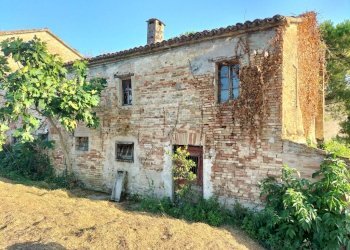 Facciata - Rustico via Colle San Biagio, 13, Osimo - foto 1