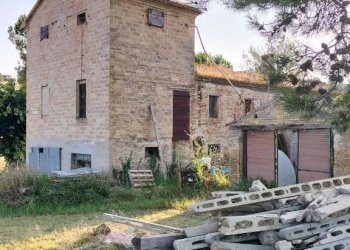 Facciata - Rustico via Colle San Biagio, 13, Osimo - foto 5